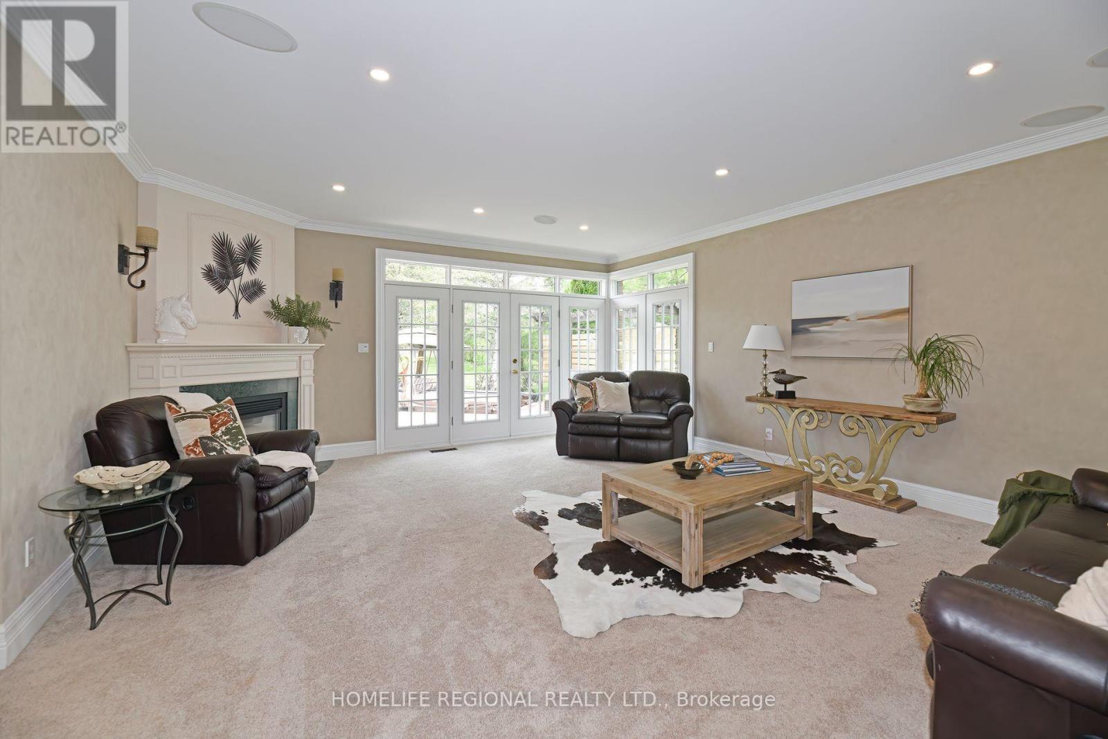 14 Buggey Lane, Ajax, ON - Indoor Photo Showing Living Room