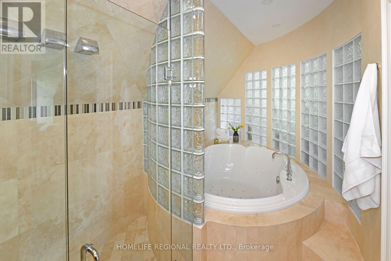 14 Buggey Lane, Ajax, ON - Indoor Photo Showing Bathroom