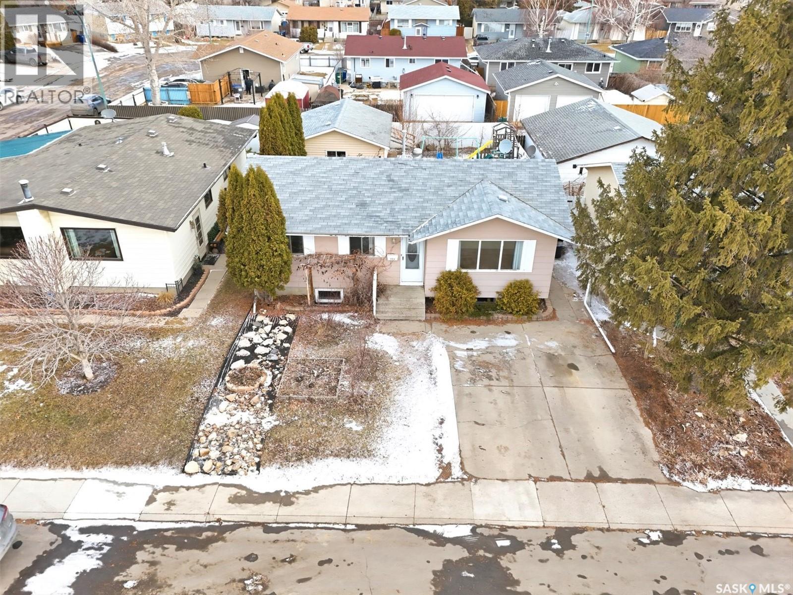 554 Fisher Crescent, Saskatoon, SK - Outdoor