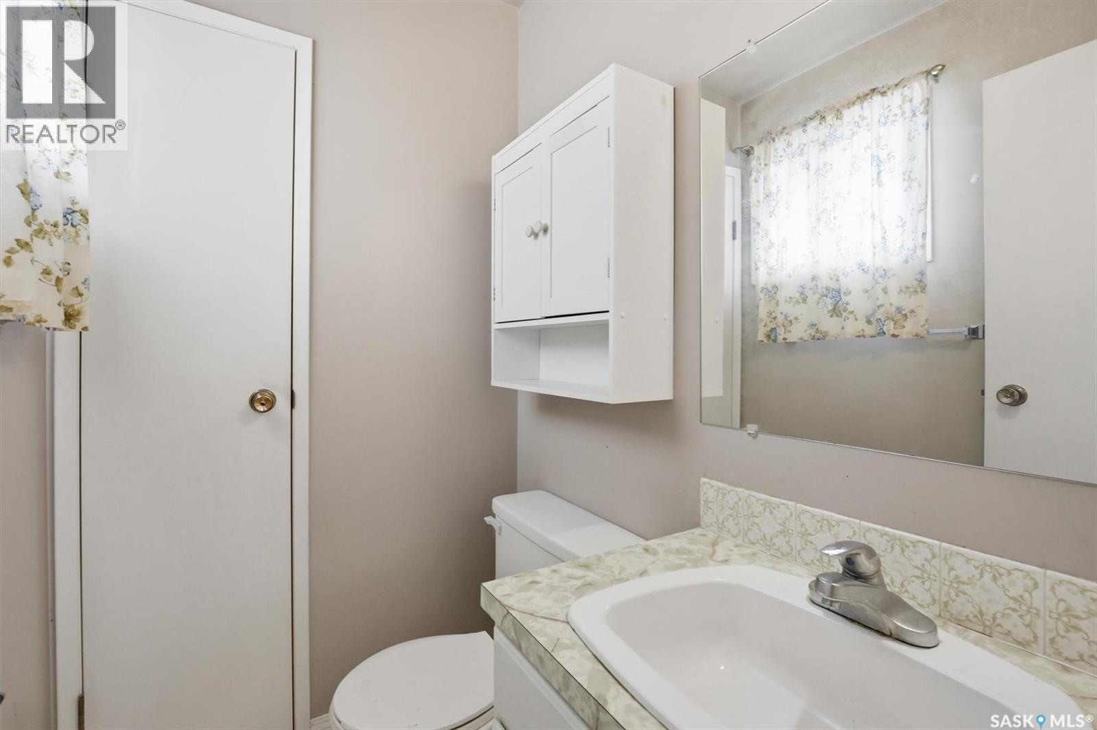 554 Fisher Crescent, Saskatoon, SK - Indoor Photo Showing Bathroom