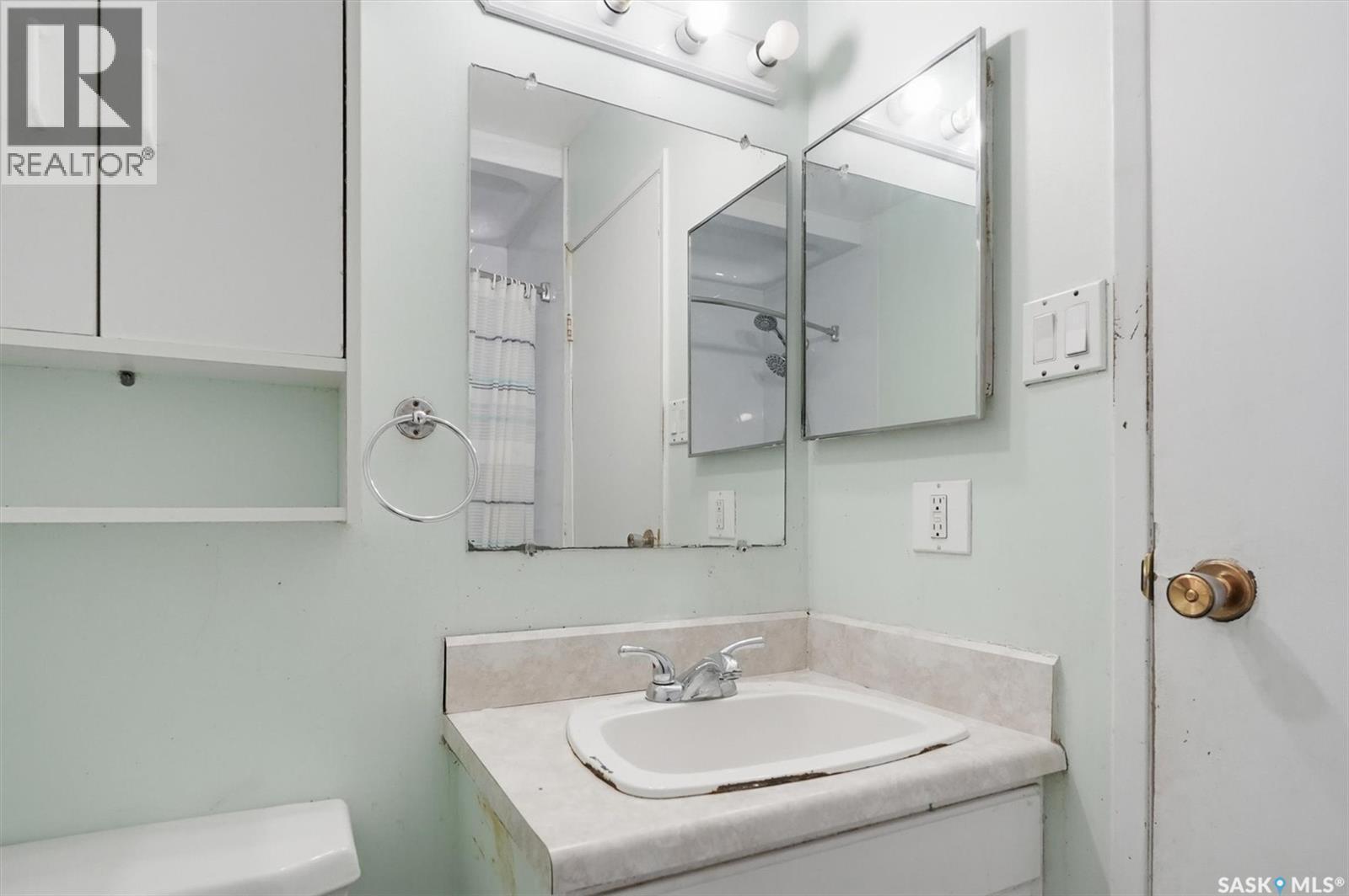 554 Fisher Crescent, Saskatoon, SK - Indoor Photo Showing Bathroom