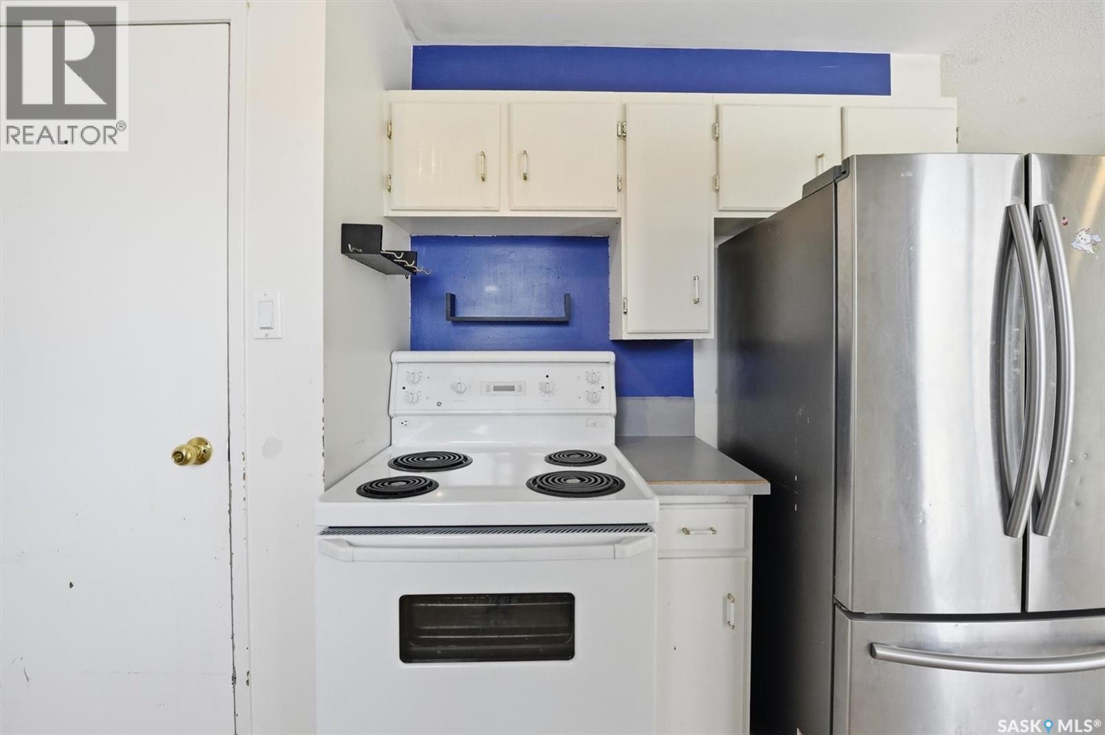 554 Fisher Crescent, Saskatoon, SK - Indoor Photo Showing Kitchen