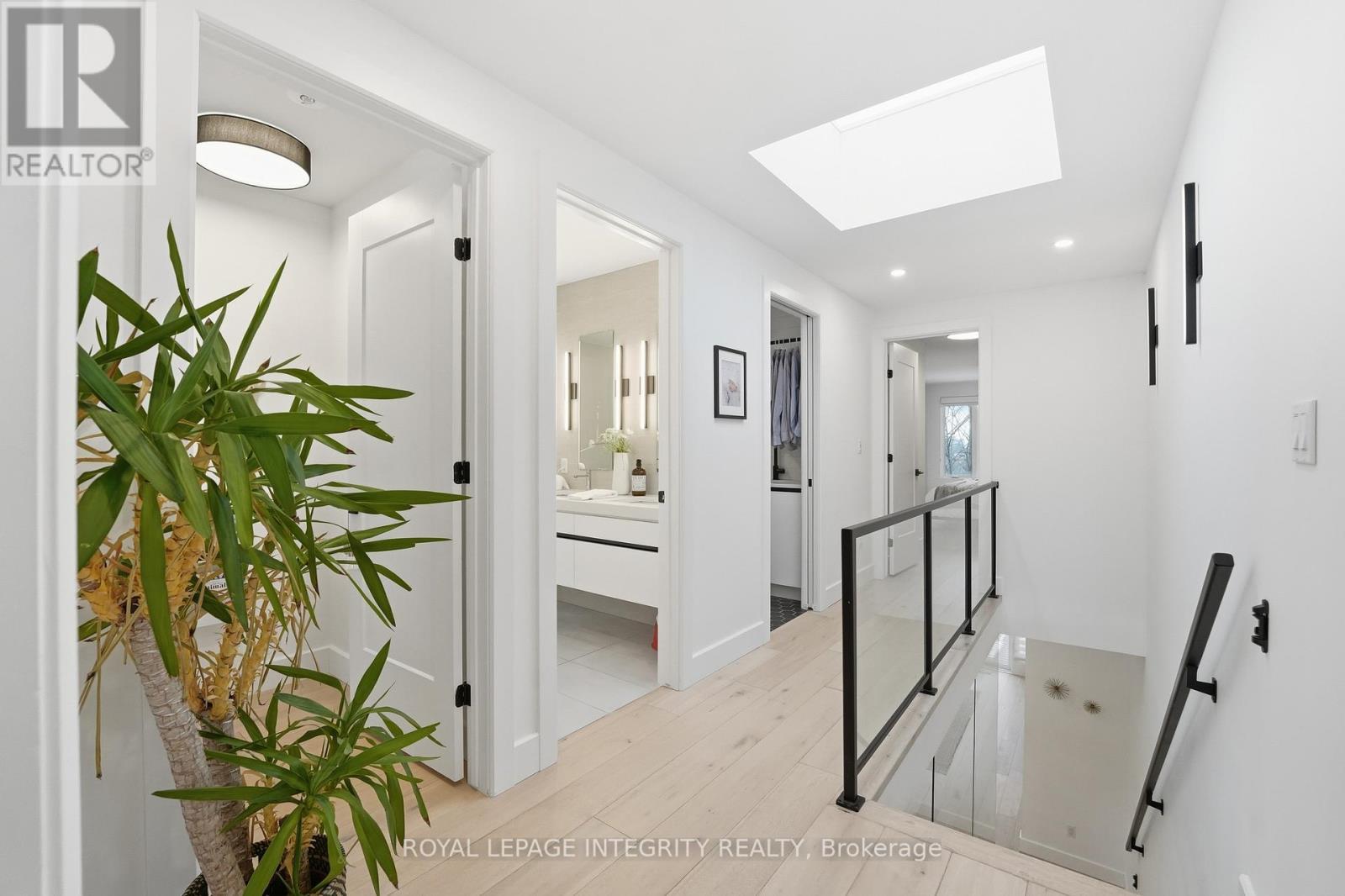 221 Wesley Avenue, Ottawa, ON - Indoor Photo Showing Other Room