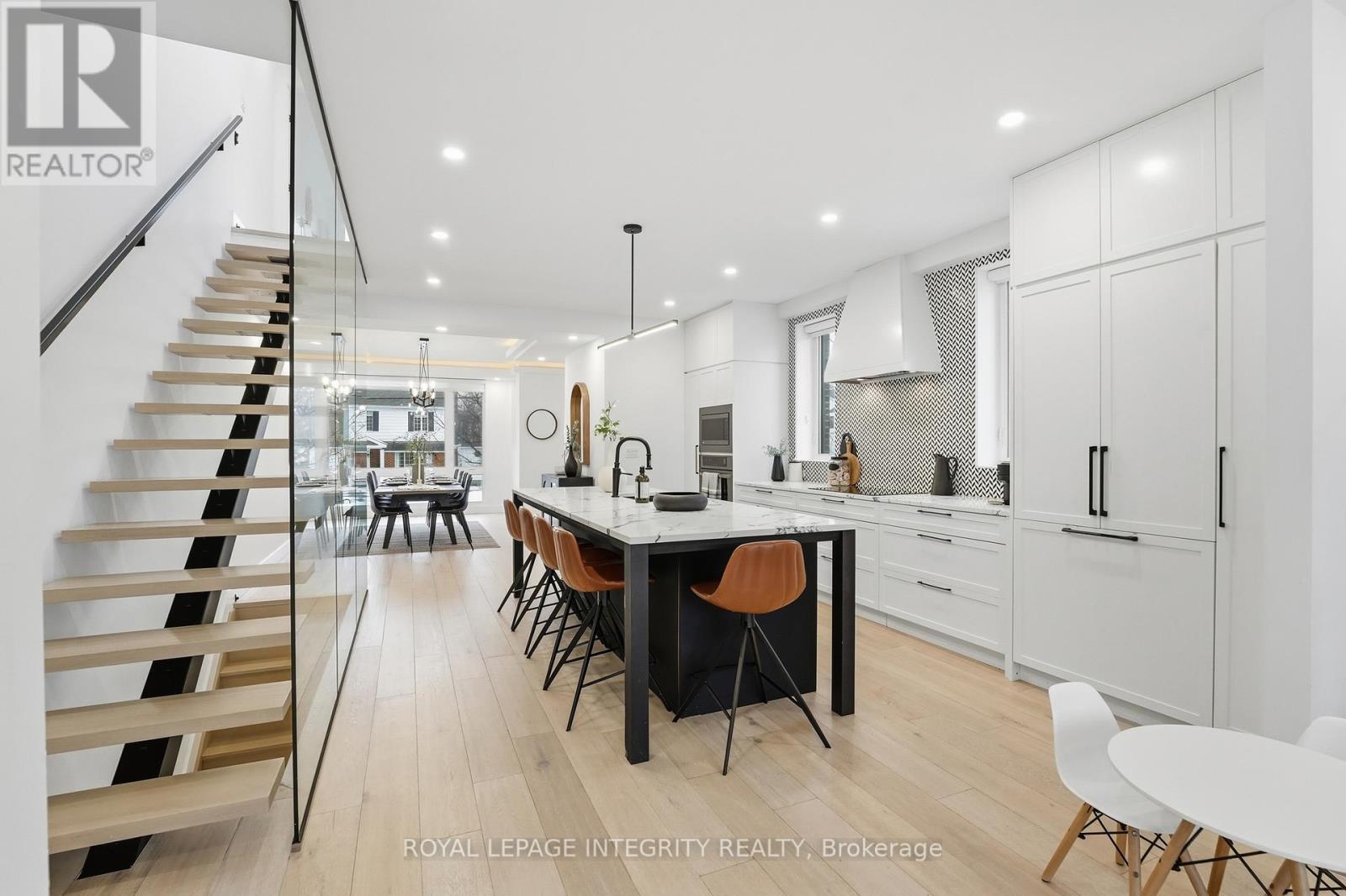 221 Wesley Avenue, Ottawa, ON - Indoor
