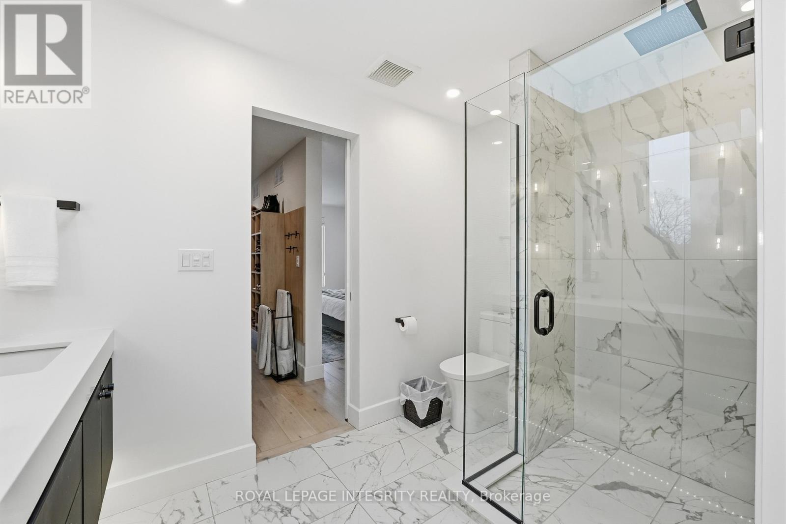 221 Wesley Avenue, Ottawa, ON - Indoor Photo Showing Bathroom