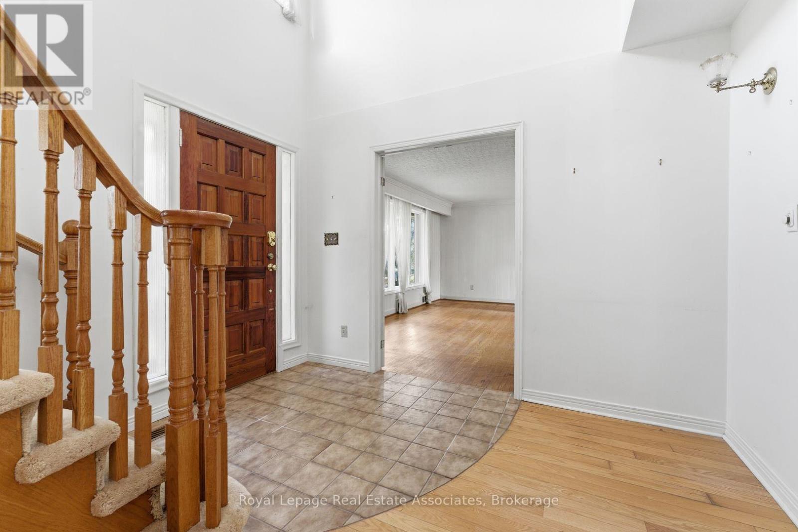 95 Oakes Drive, Mississauga, ON - Indoor Photo Showing Other Room