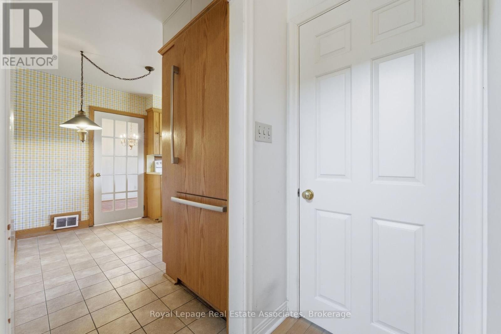 95 Oakes Drive, Mississauga, ON - Indoor Photo Showing Other Room