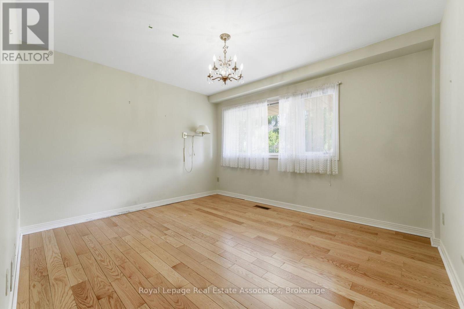 95 Oakes Drive, Mississauga, ON - Indoor Photo Showing Other Room