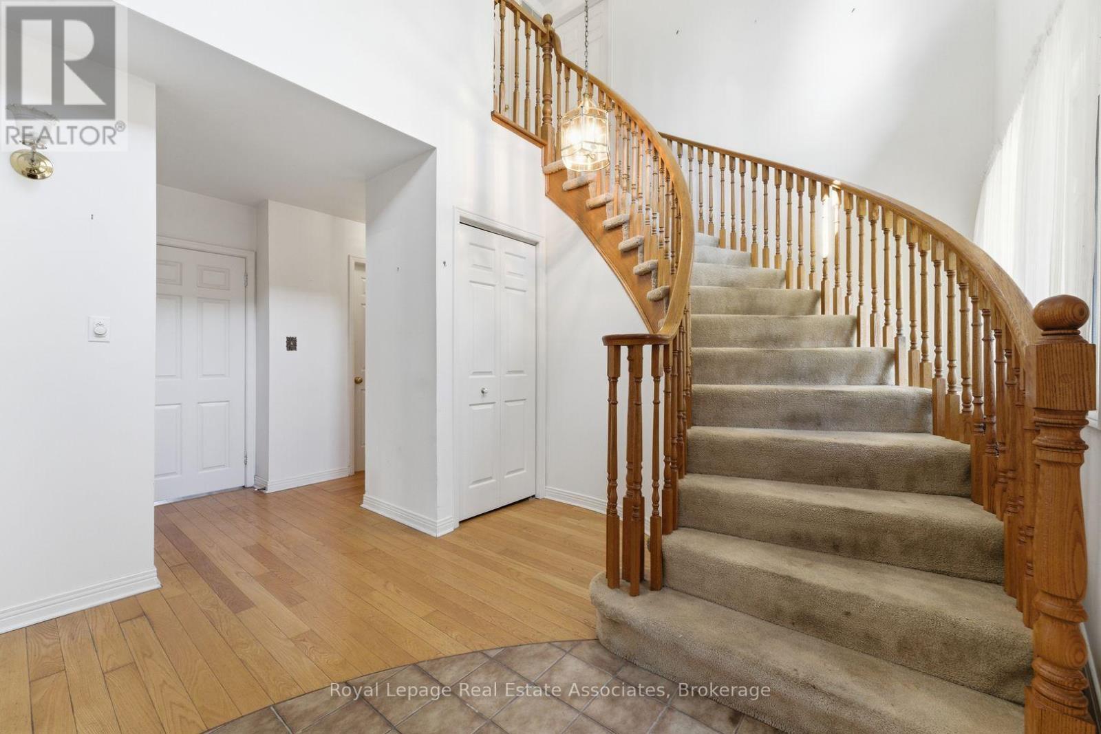 95 Oakes Drive, Mississauga, ON - Indoor Photo Showing Other Room