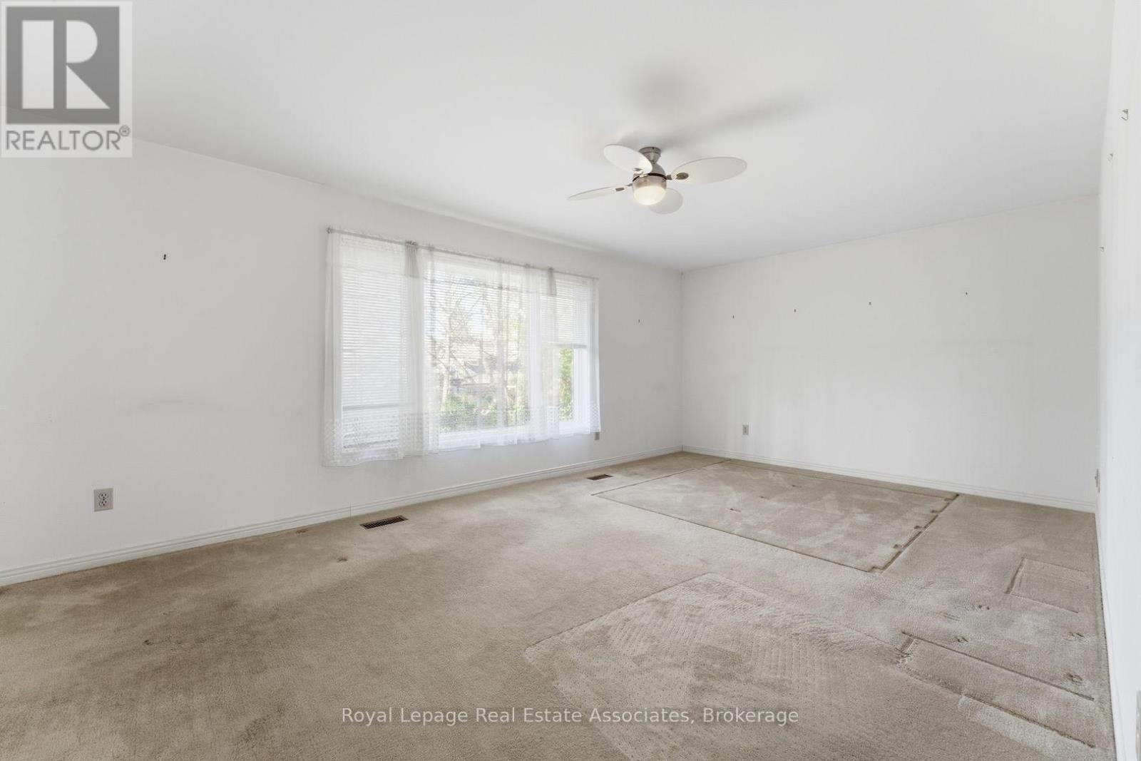 95 Oakes Drive, Mississauga, ON - Indoor Photo Showing Other Room