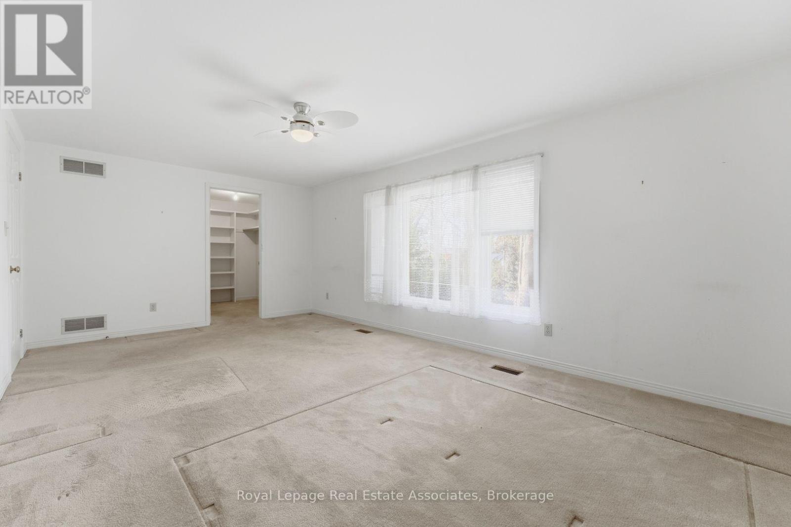 95 Oakes Drive, Mississauga, ON - Indoor Photo Showing Other Room