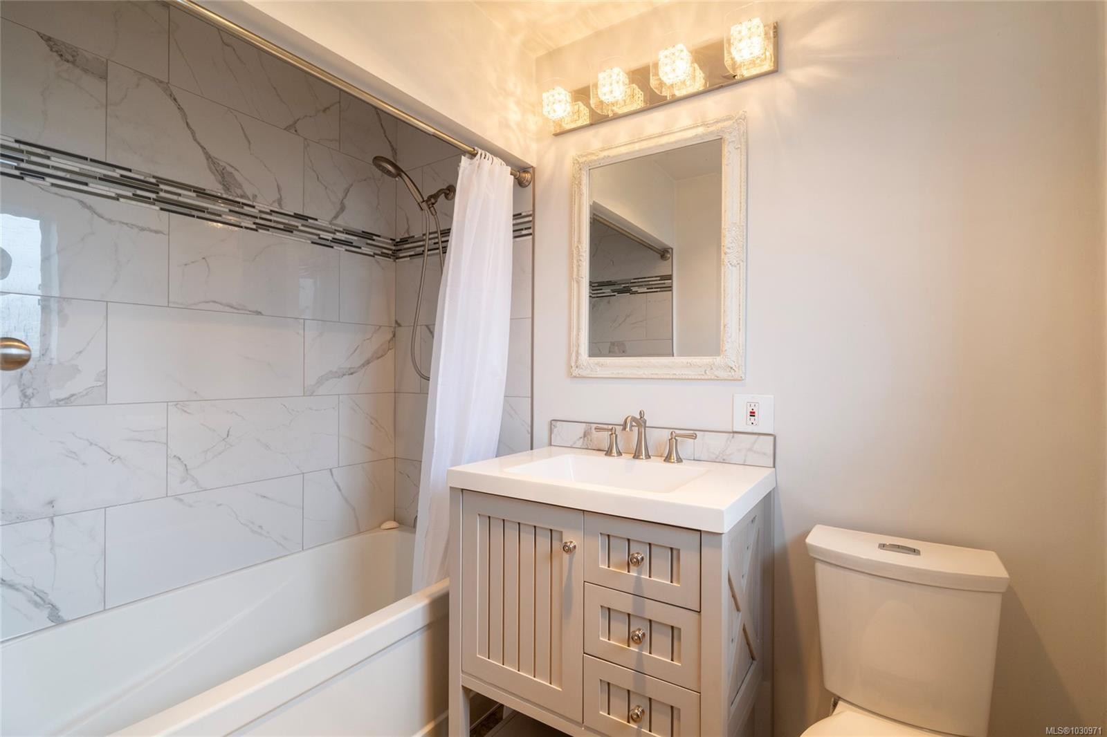 270 Beech Ave, Duncan, BC