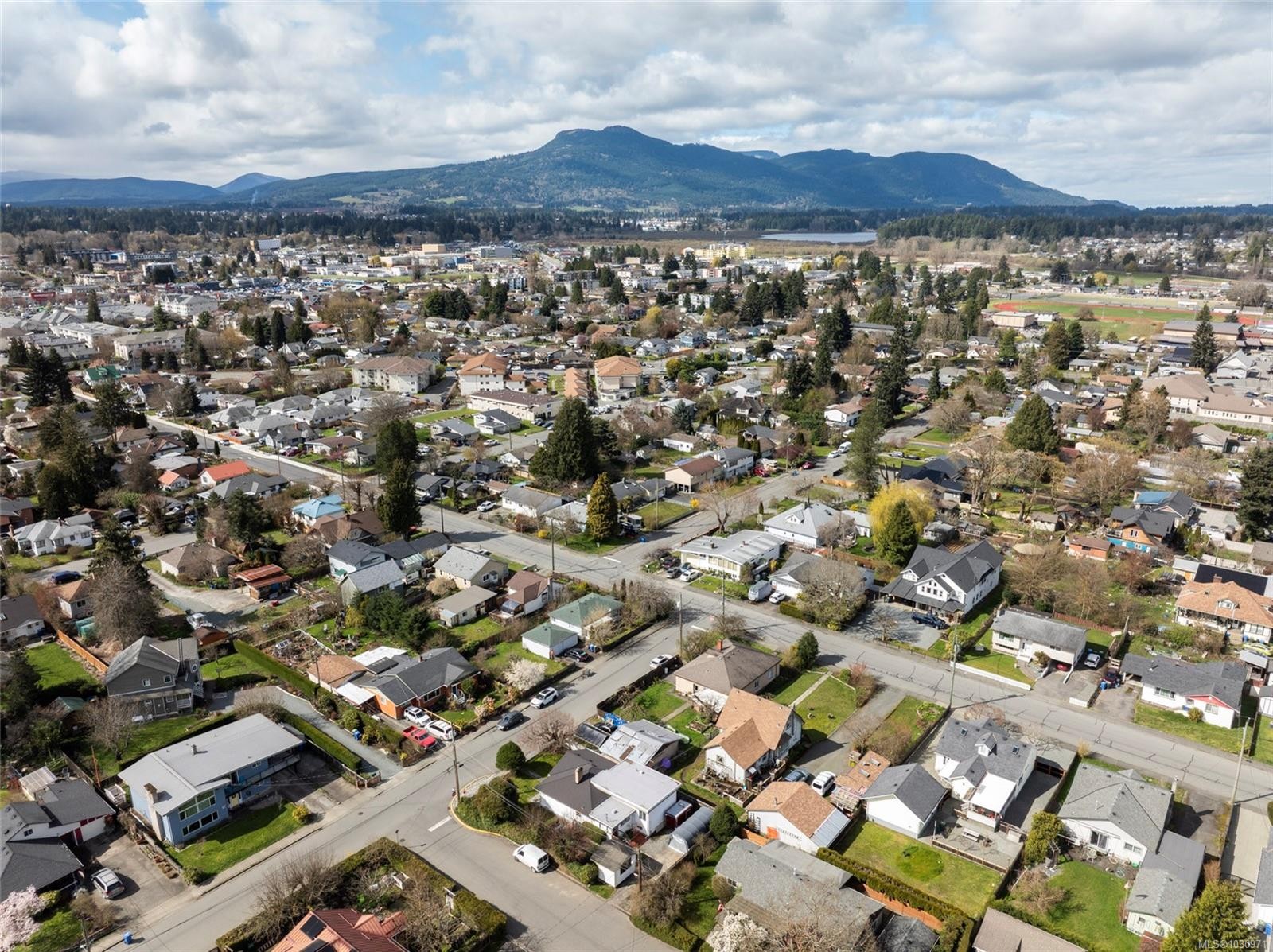 270 Beech Ave, Duncan, BC