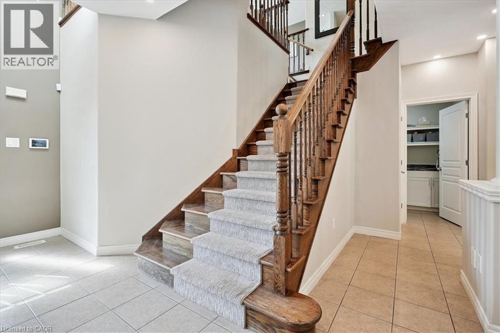 95 Hemlock Way, Grimsby, ON - Indoor Photo Showing Other Room