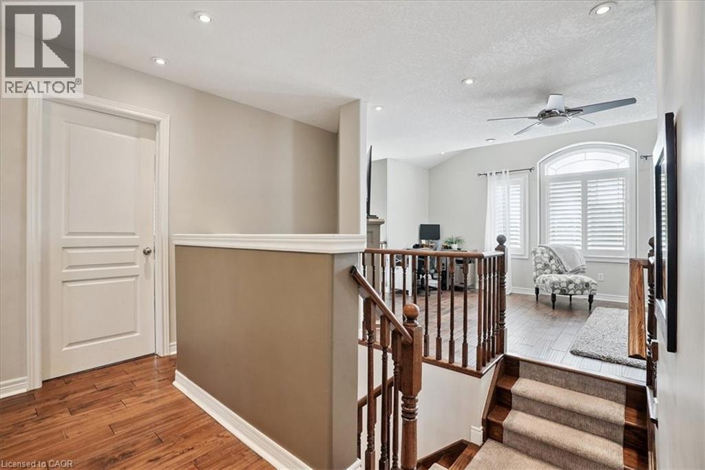95 Hemlock Way, Grimsby, ON - Indoor Photo Showing Other Room