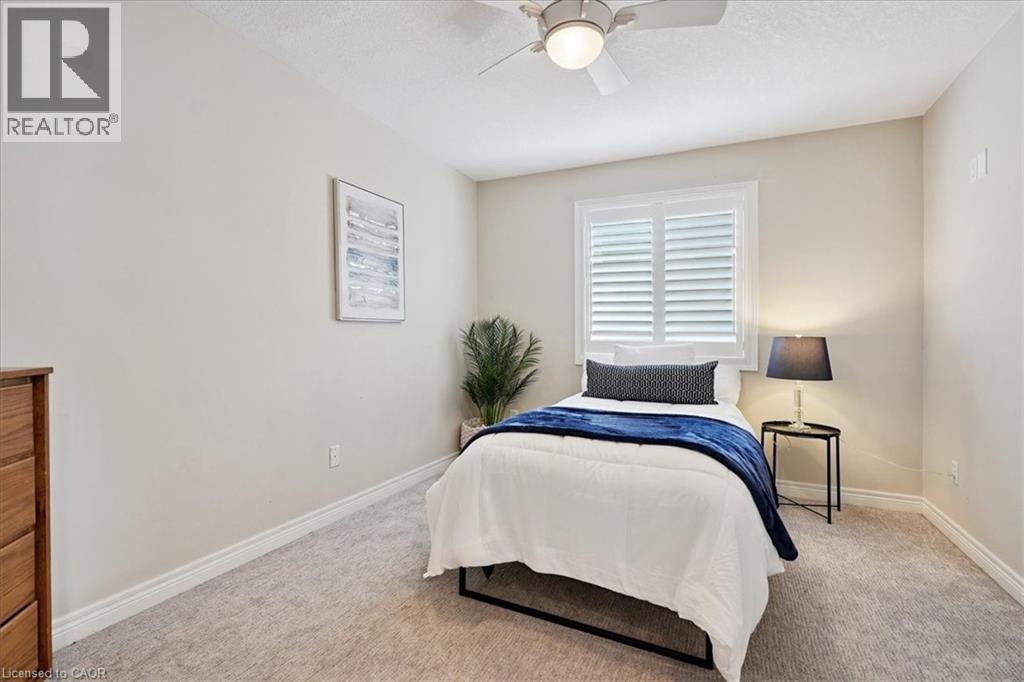 95 Hemlock Way, Grimsby, ON - Indoor Photo Showing Bedroom