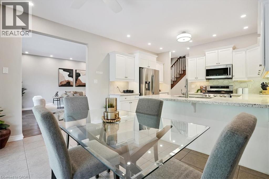 95 Hemlock Way, Grimsby, ON - Indoor Photo Showing Other Room