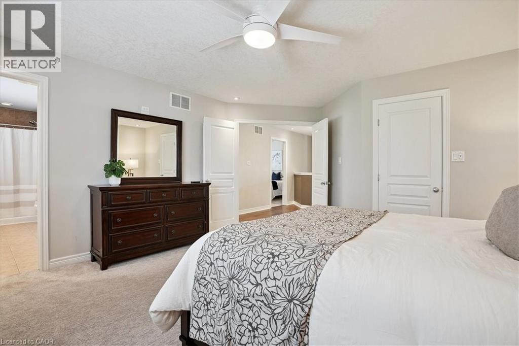 95 Hemlock Way, Grimsby, ON - Indoor Photo Showing Bedroom
