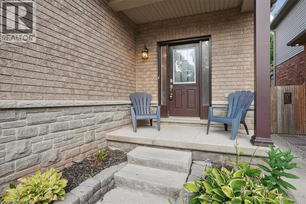95 Hemlock Way, Grimsby, ON - Outdoor With Deck Patio Veranda With Exterior