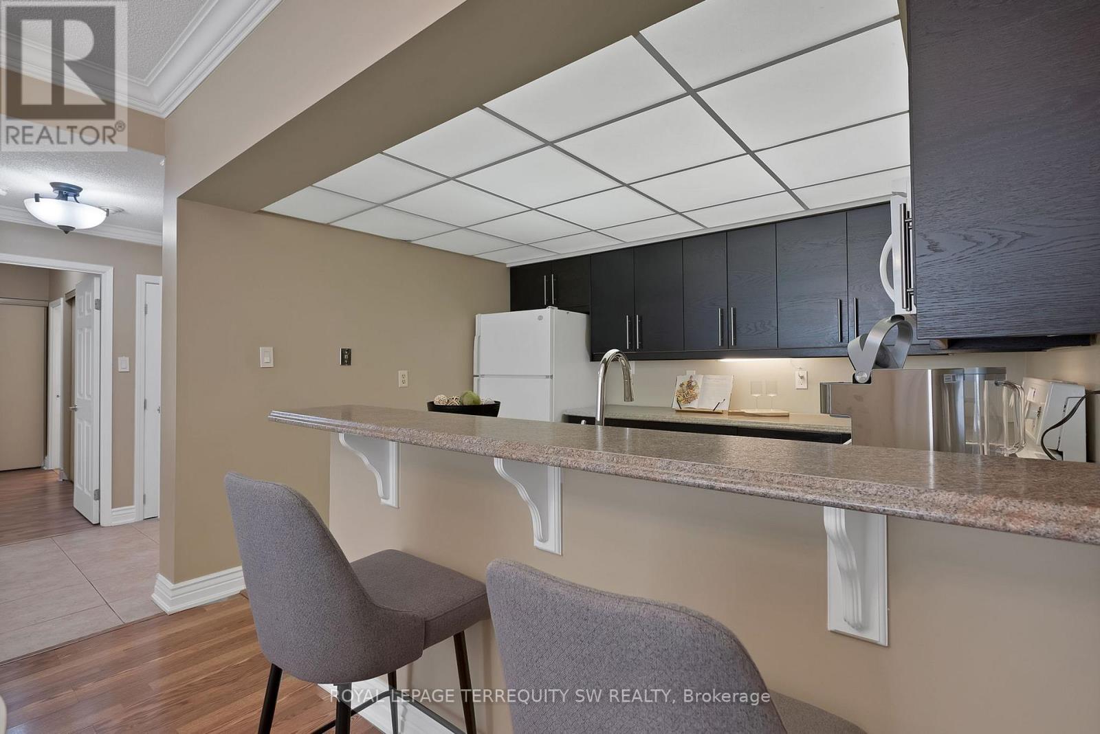 113 - 309 Major Mackenzie Drive E, Richmond Hill, ON - Indoor Photo Showing Kitchen
