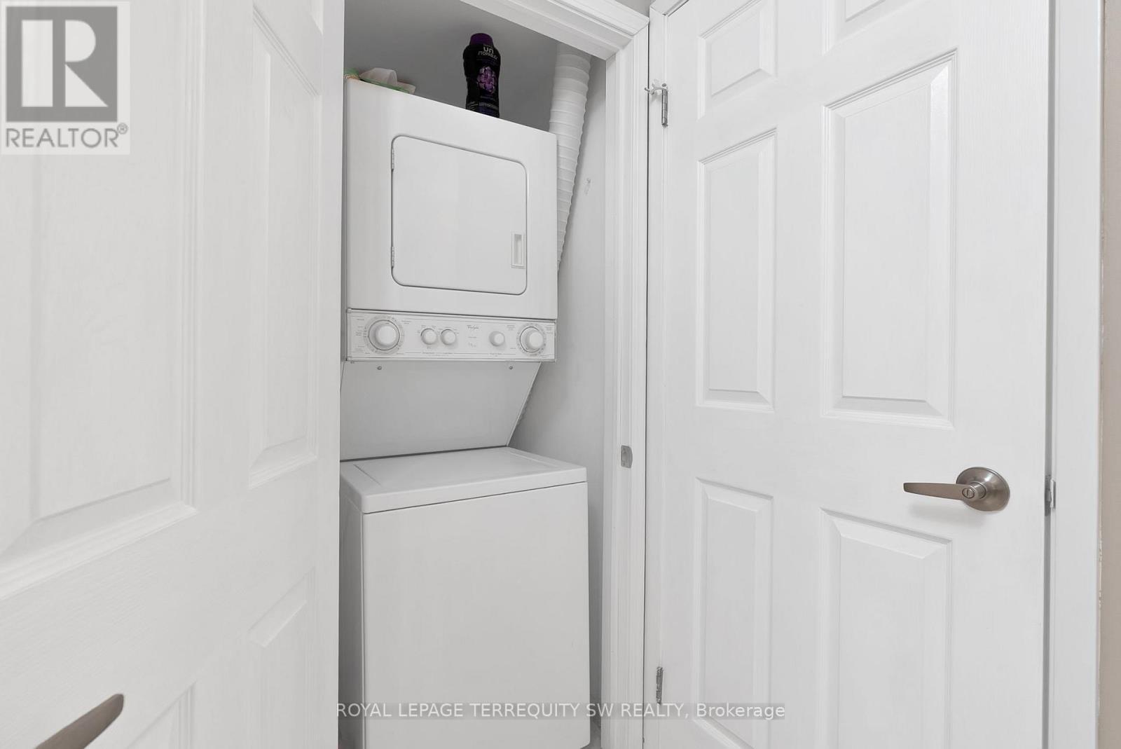 113 - 309 Major Mackenzie Drive E, Richmond Hill, ON - Indoor Photo Showing Laundry Room