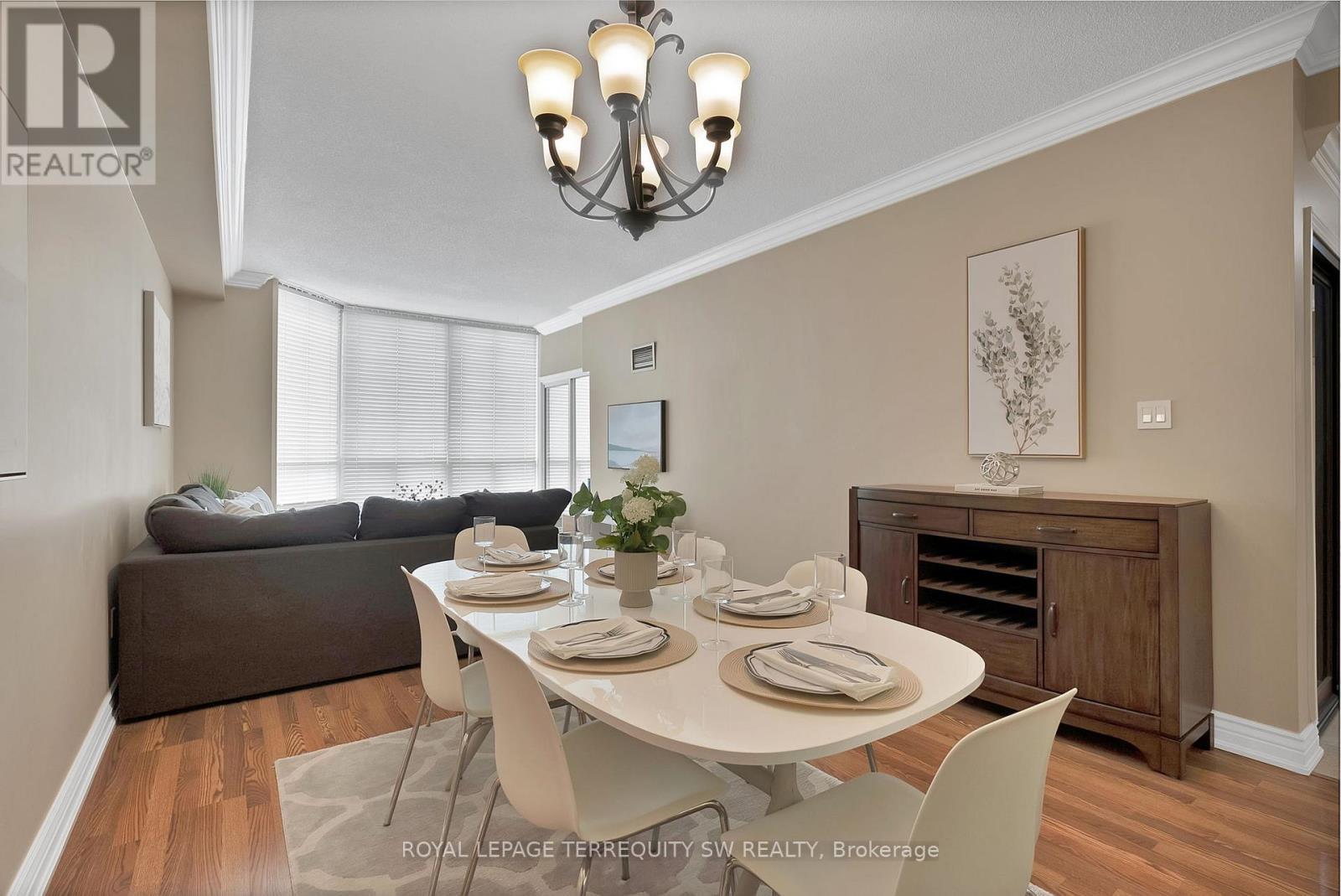 113 - 309 Major Mackenzie Drive E, Richmond Hill, ON - Indoor Photo Showing Dining Room