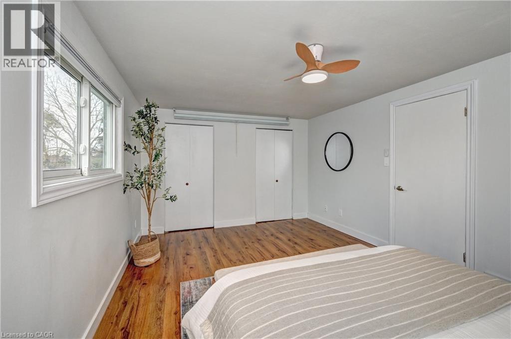 39 Southwood Drive, Kitchener, ON - Indoor Photo Showing Bedroom