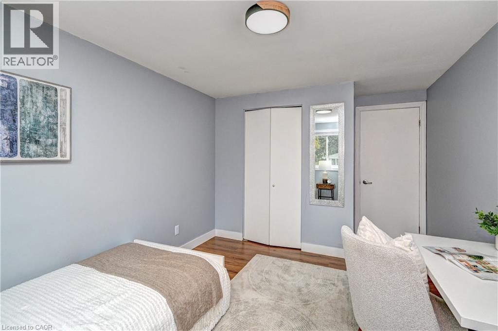 39 Southwood Drive, Kitchener, ON - Indoor Photo Showing Bedroom