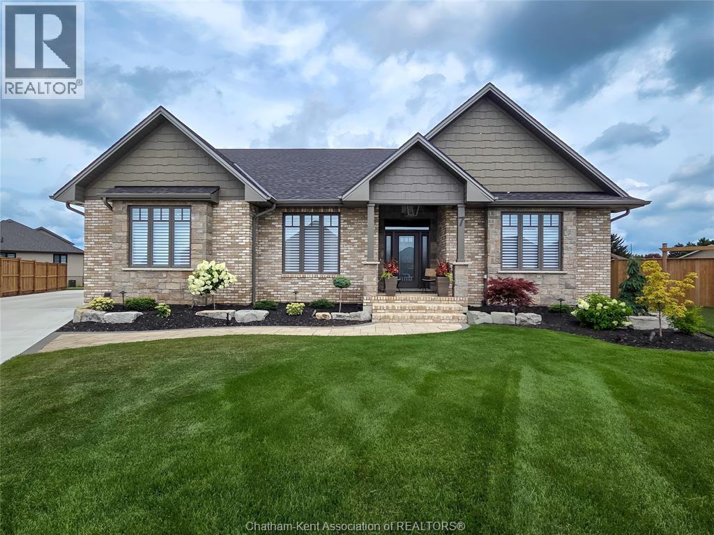 7 Tracy Drive, Chatham, ON - Outdoor With Facade
