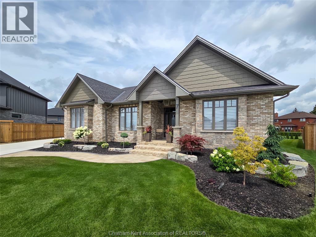 7 Tracy Drive, Chatham, ON - Outdoor With Facade