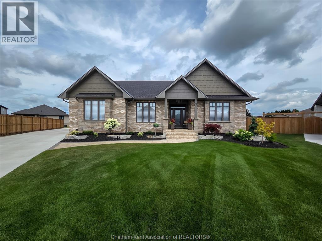 7 Tracy Drive, Chatham, ON - Outdoor With Facade