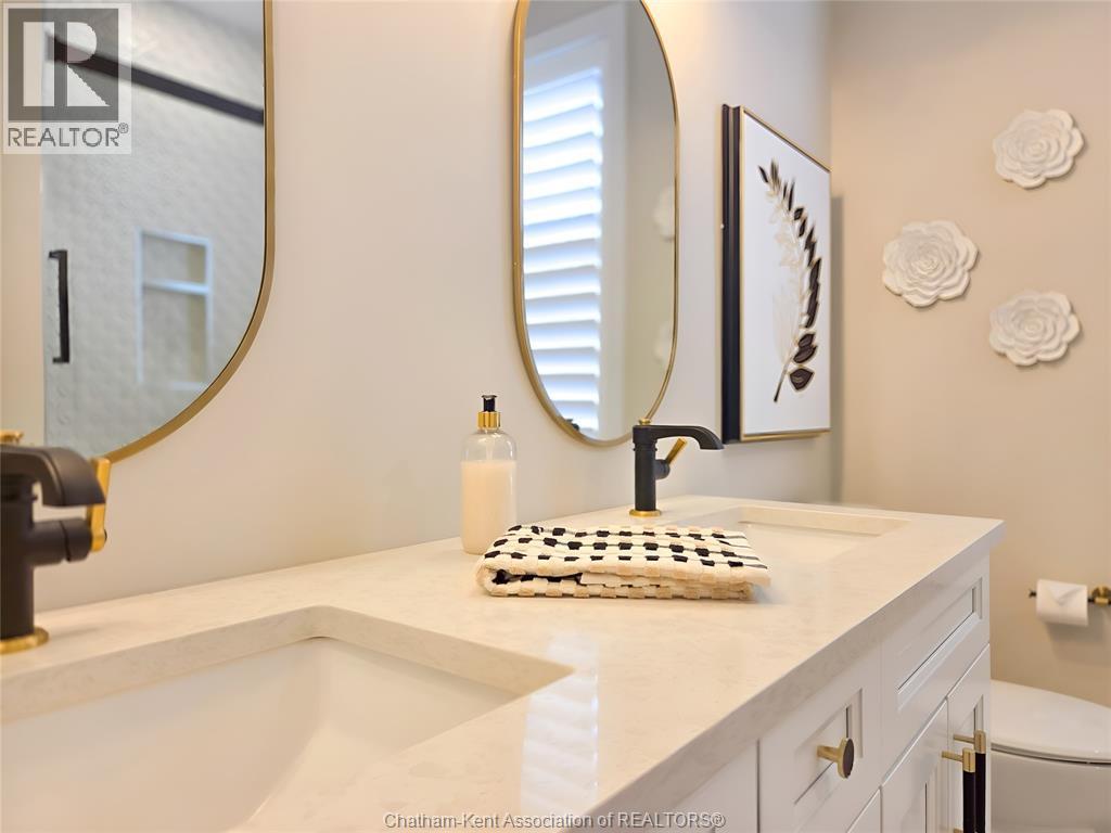7 Tracy Drive, Chatham, ON - Indoor Photo Showing Bathroom