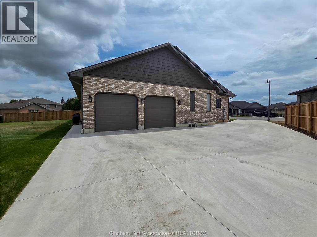 7 Tracy Drive, Chatham, ON - Outdoor