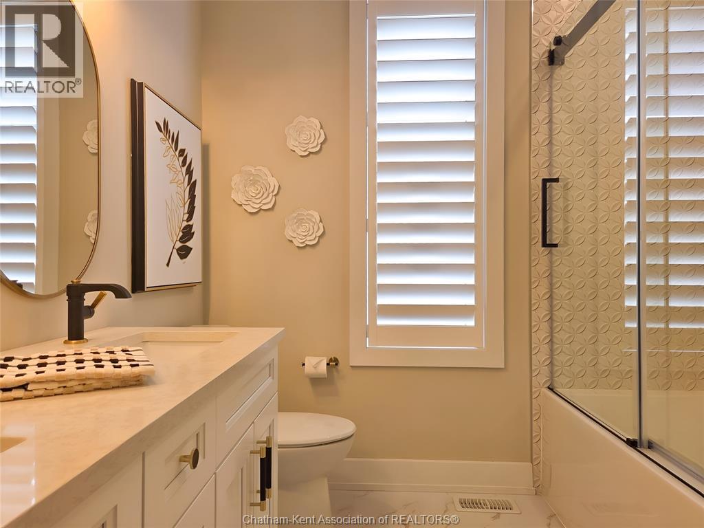7 Tracy Drive, Chatham, ON - Indoor Photo Showing Bathroom
