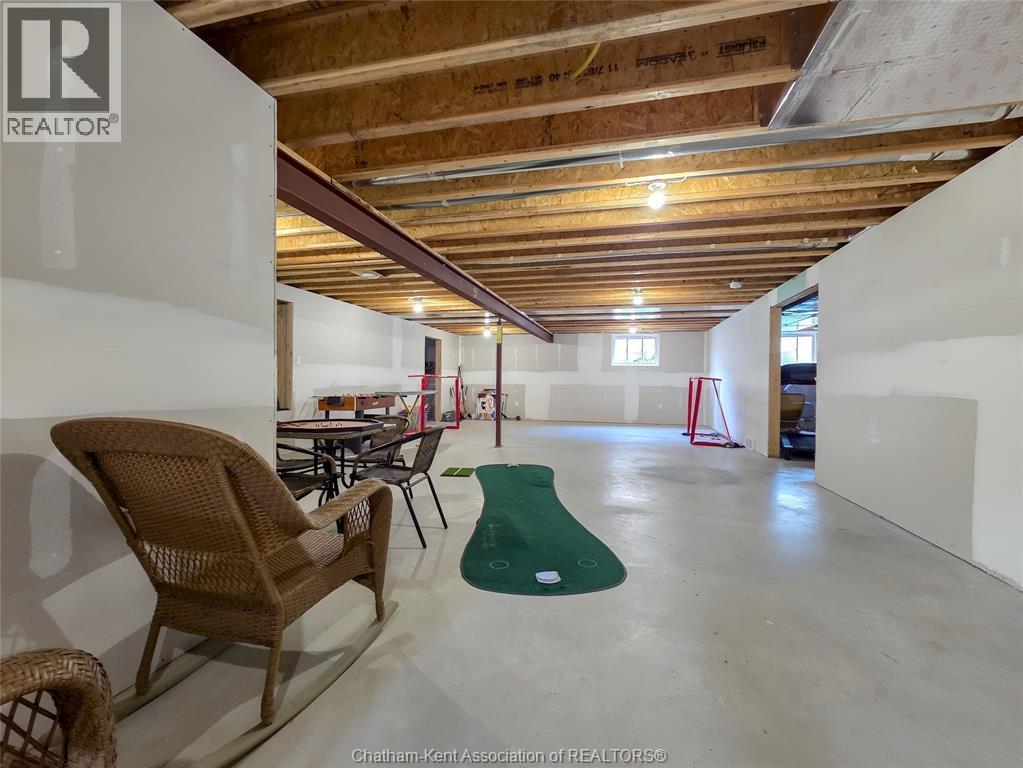 7 Tracy Drive, Chatham, ON - Indoor Photo Showing Other Room