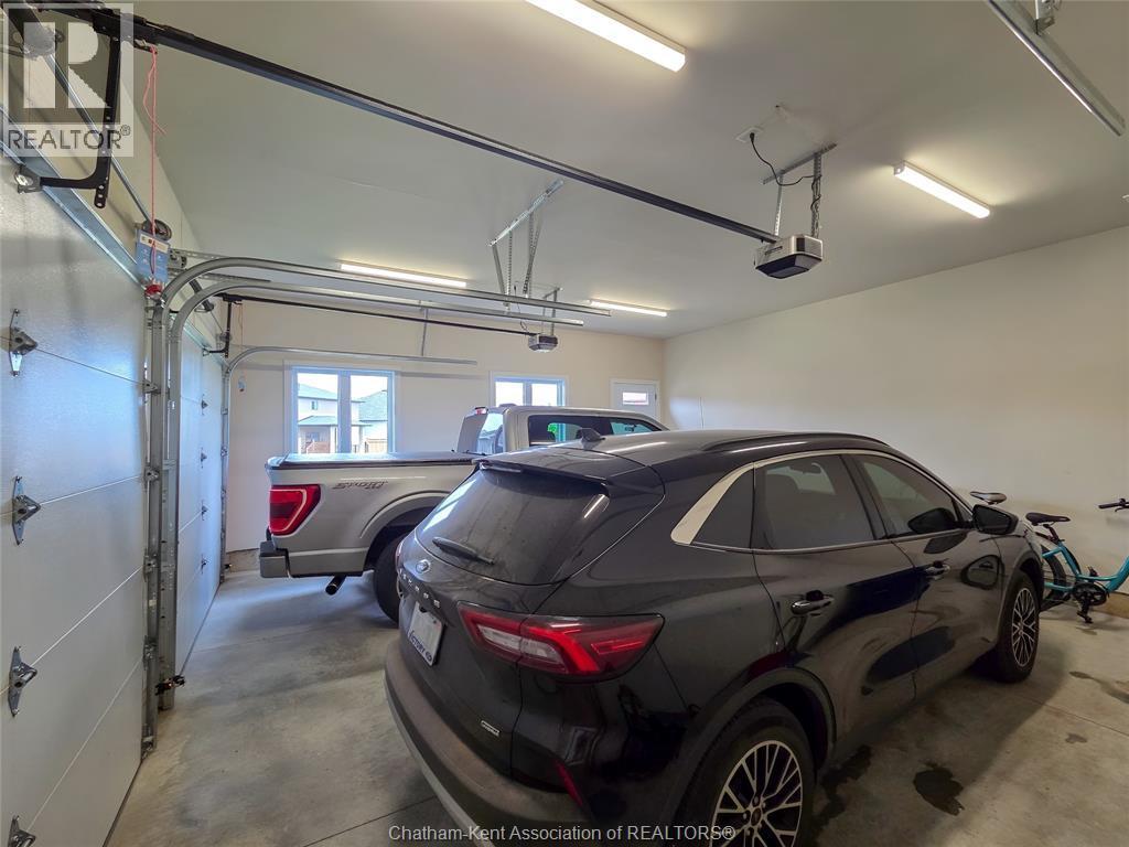 7 Tracy Drive, Chatham, ON - Indoor Photo Showing Garage