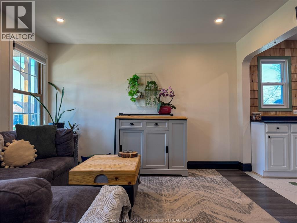 1704 Central, Windsor, ON - Indoor