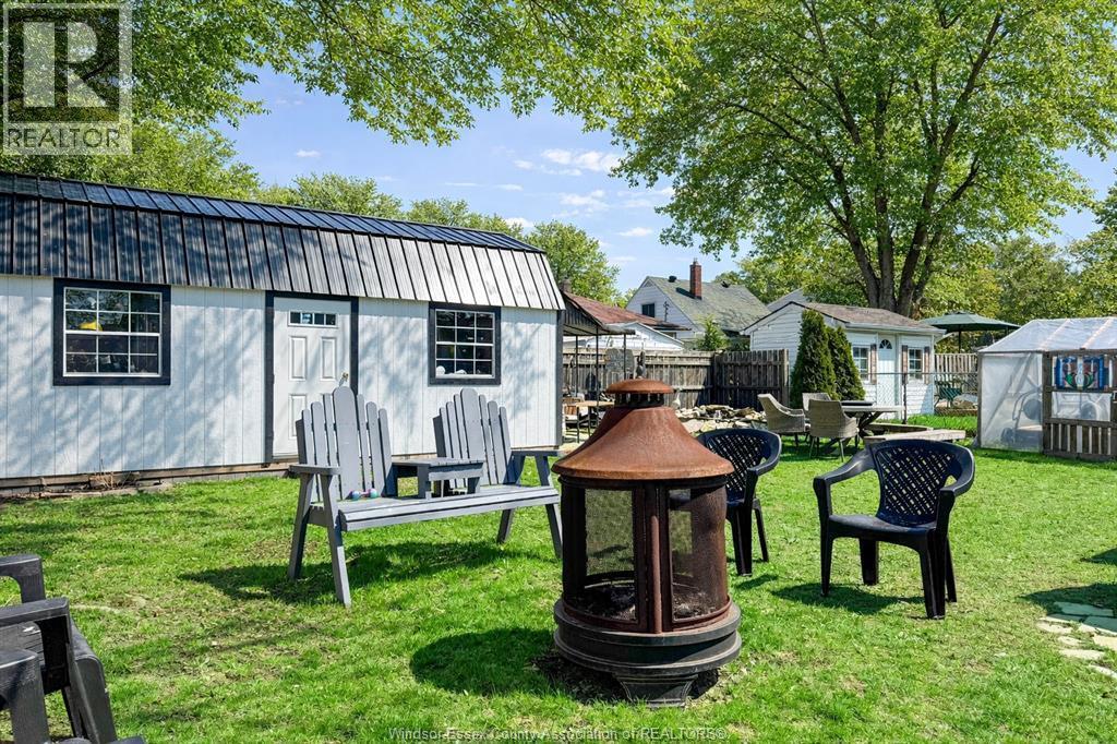 1704 Central, Windsor, ON - Outdoor