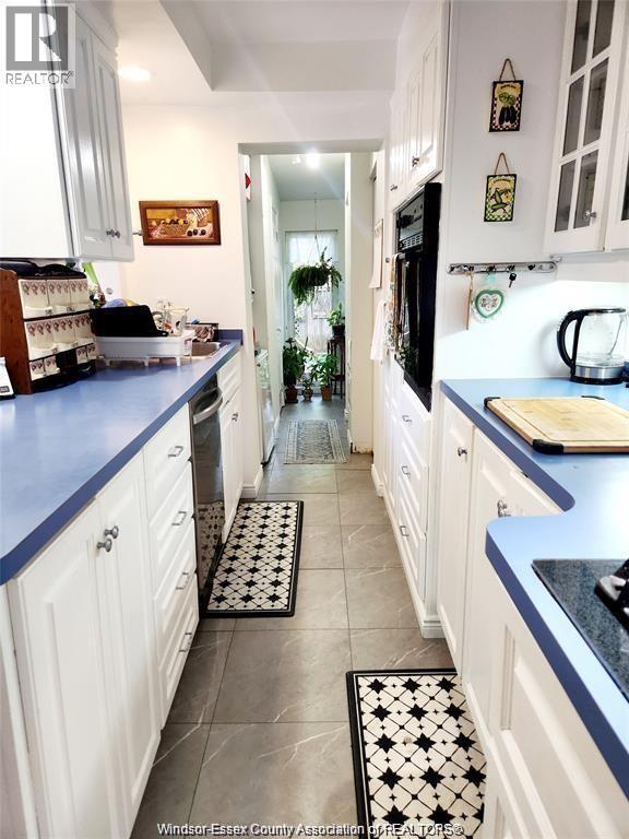 1210 Argyle, Windsor, ON - Indoor Photo Showing Kitchen