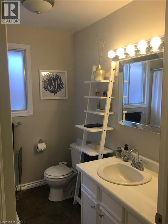 148 Green Valley Drive, Kitchener, ON - Indoor Photo Showing Bathroom