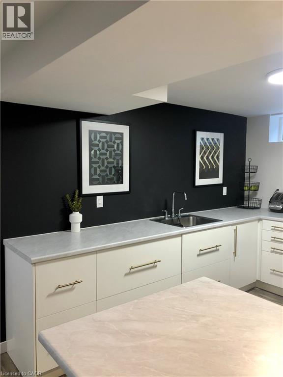 148 Green Valley Drive, Kitchener, ON - Indoor Photo Showing Kitchen