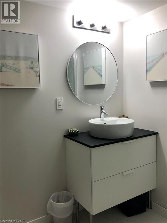 148 Green Valley Drive, Kitchener, ON - Indoor Photo Showing Bathroom