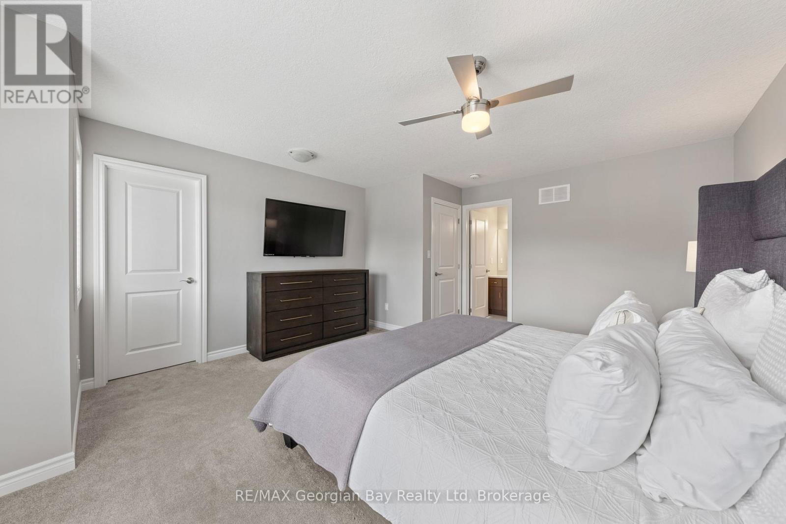 964 Wright Drive, Midland, ON - Indoor Photo Showing Bedroom