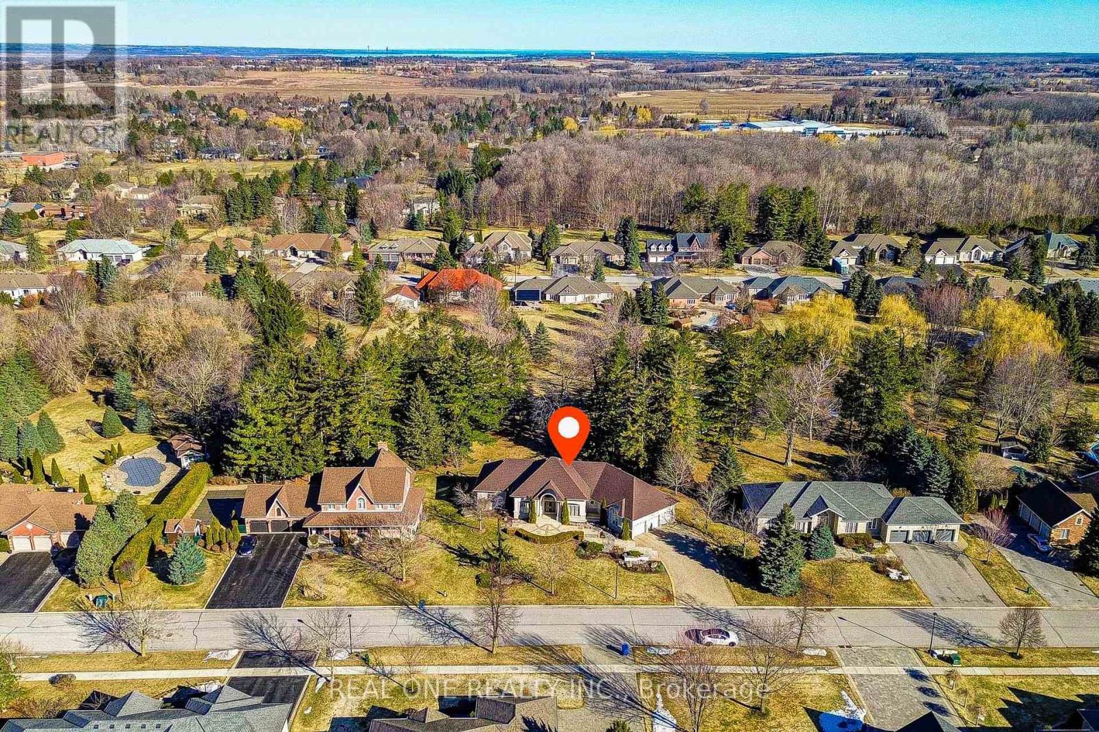 24 Maplehyrn Avenue, East Gwillimbury, ON - Outdoor With View