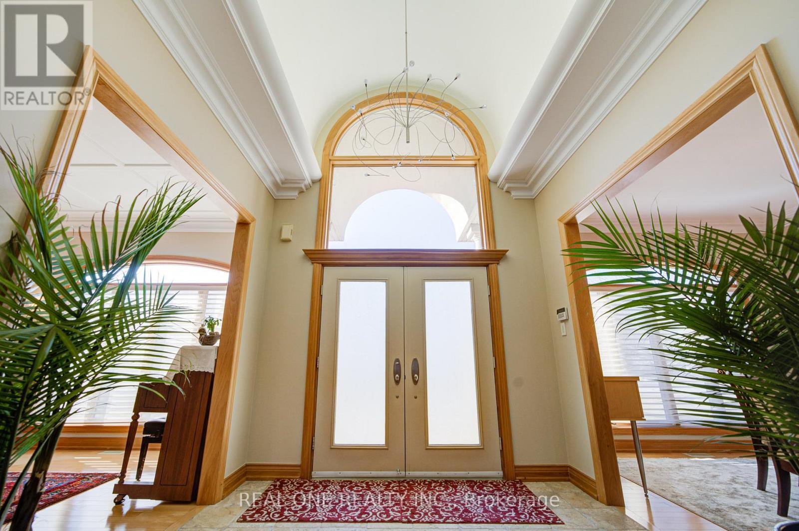 24 Maplehyrn Avenue, East Gwillimbury, ON - Indoor Photo Showing Other Room