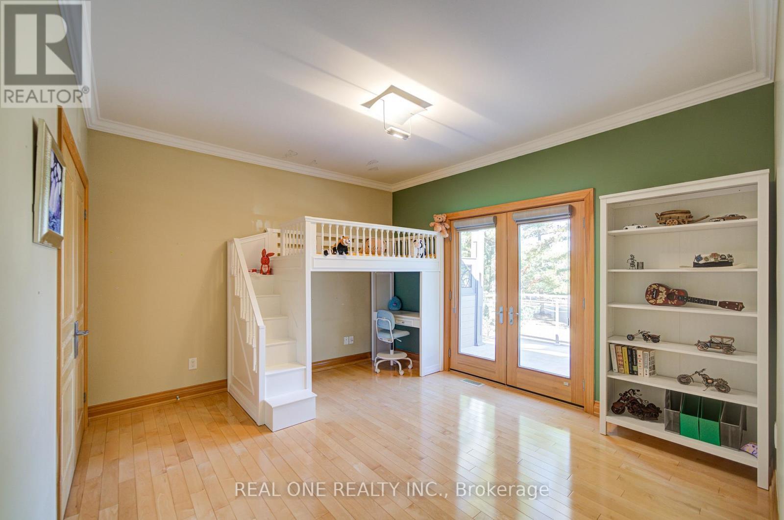 24 Maplehyrn Avenue, East Gwillimbury, ON - Indoor Photo Showing Other Room