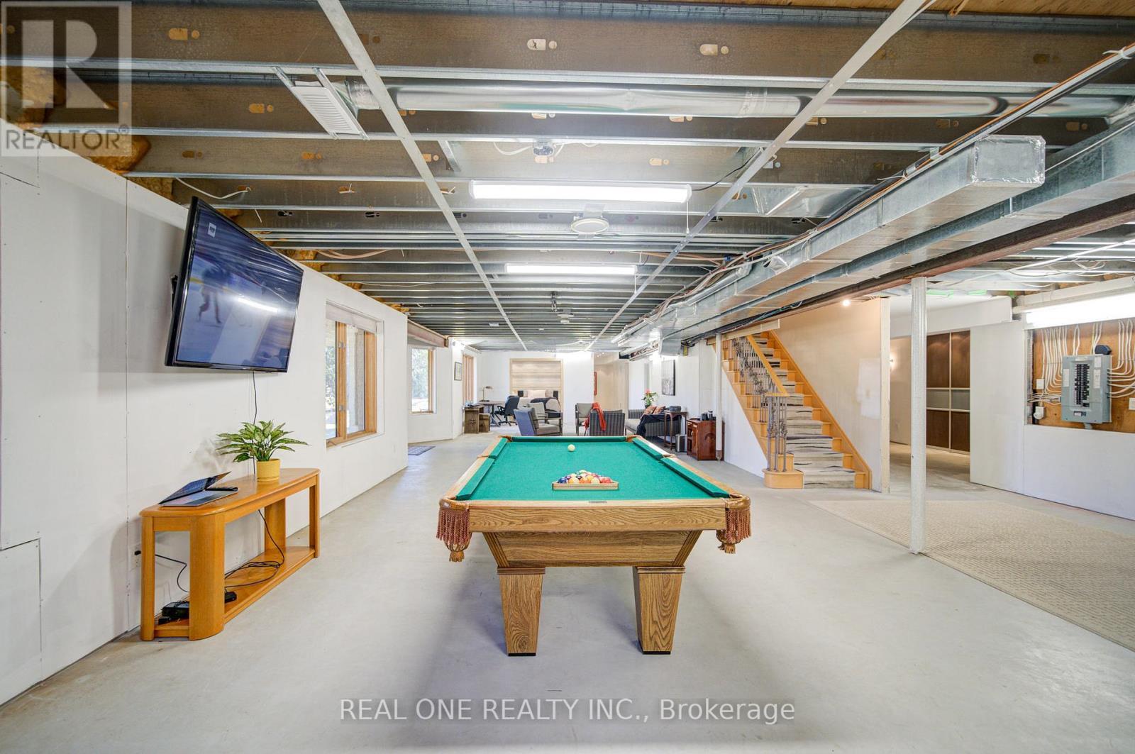 24 Maplehyrn Avenue, East Gwillimbury, ON - Indoor Photo Showing Other Room