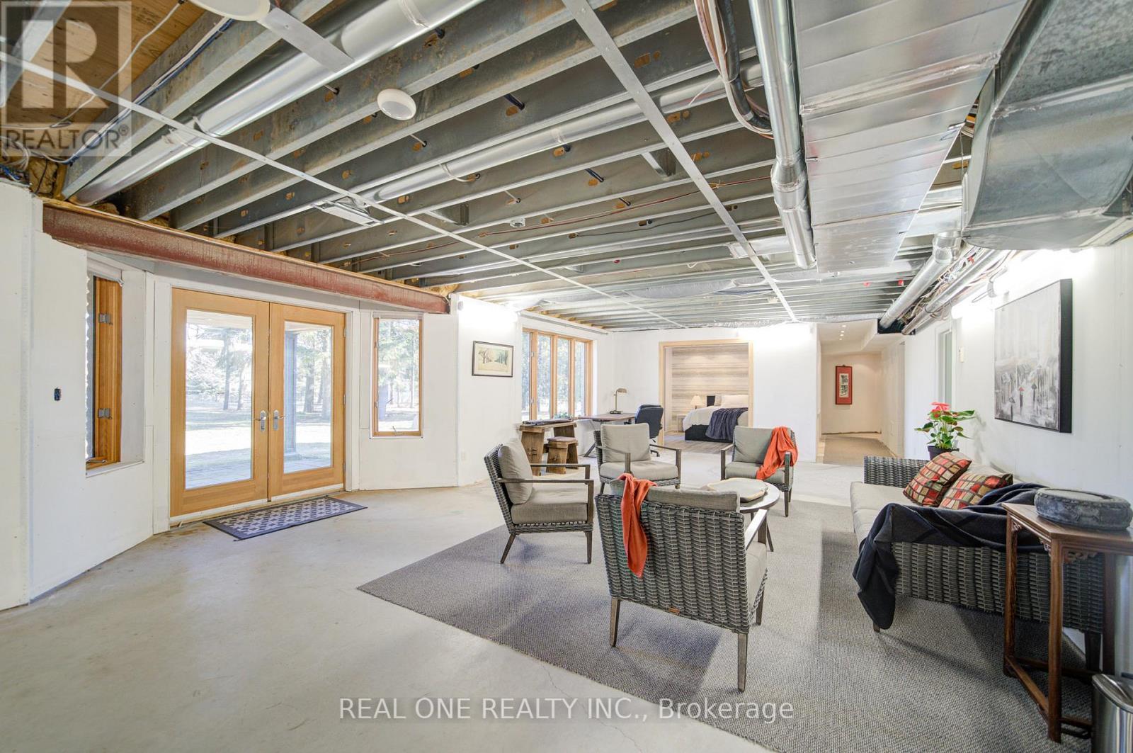 24 Maplehyrn Avenue, East Gwillimbury, ON - Indoor