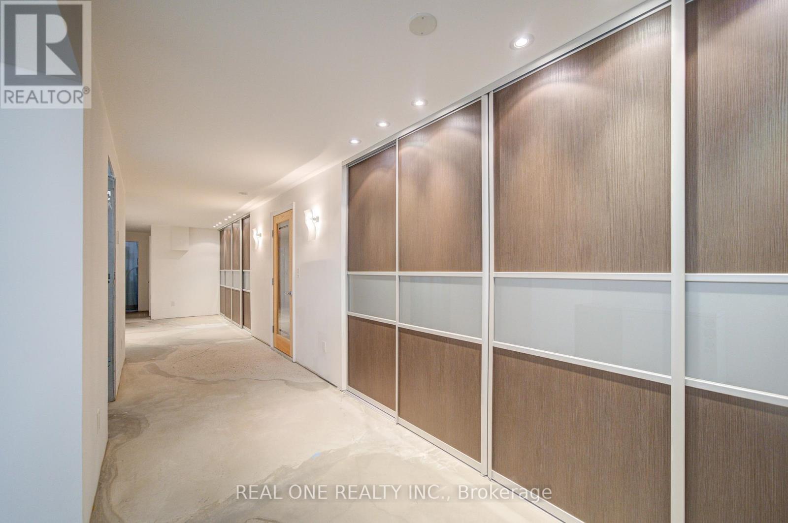 24 Maplehyrn Avenue, East Gwillimbury, ON - Indoor
