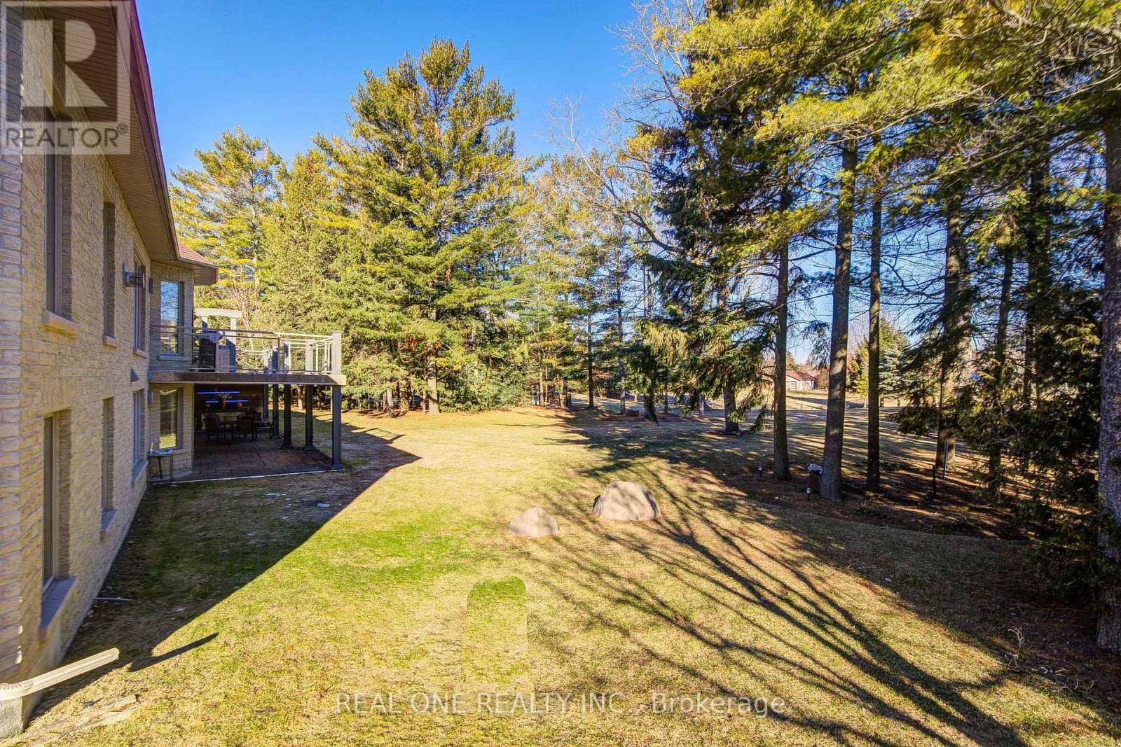 24 Maplehyrn Avenue, East Gwillimbury, ON - Outdoor